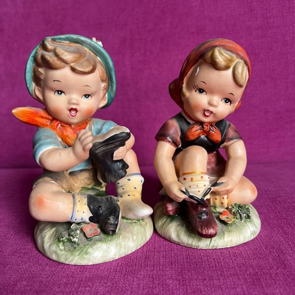 Adorable Vintage Hummel like Figurine Pair with Colorful Outfits - Picture 1 of 4